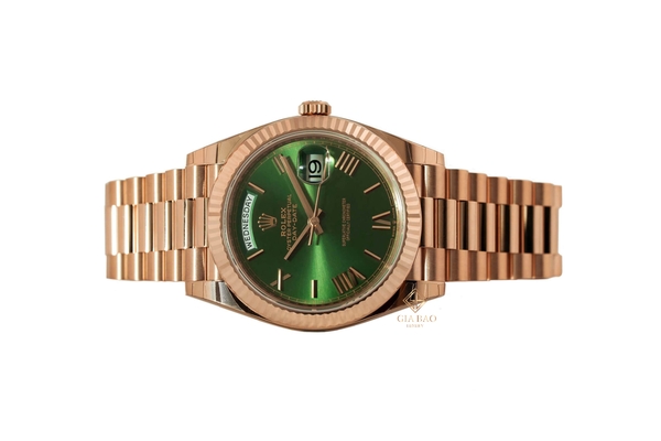 Đồng Hồ Rolex Day-Date 40 228235 Mặt Số Xanh Olive