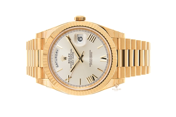 Đồng Hồ Rolex Day-Date 40 228238 Mặt Số Bạc Cọc Số La Mã