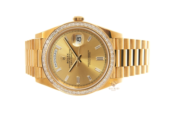 Đồng Hồ Rolex Day-Date 40 228398TBR Mặt Số Vàng Champagne Cọc Số Kim Cương Baguette