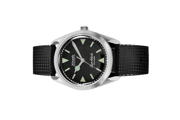 Đồng hồ đeo tay thương hiệu Nivada Grenchen, dòng sản phẩm Super Antarctic, Ref num 32026A mặt số đen mờ, size 38mm, máy tự động, vỏ bằng thép không gỉ 316L, dây da bò, mới 100%
