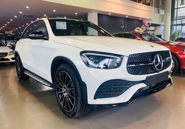 Giá xe Mercedes-Benz GLC 300 4 Matic mới nhất 2020 | quà tặng & ưu đãi