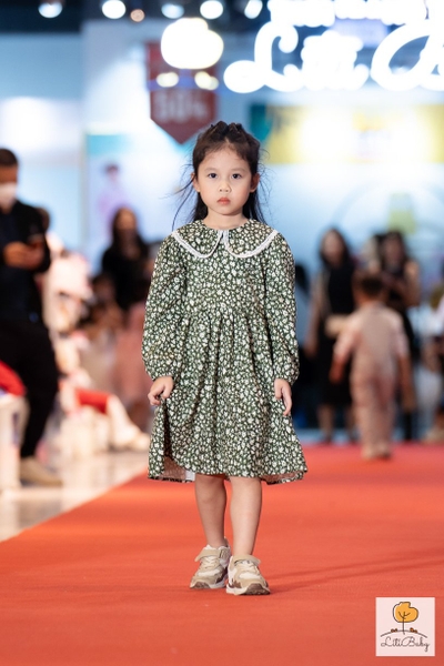PH520 Váy hoa nhí thu đông cổ ren 6/10 (Ri5)