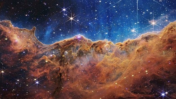 NASA công bố những hình ảnh chưa từng có về vũ trụ được chụp từ Kính viễn vọng Webb