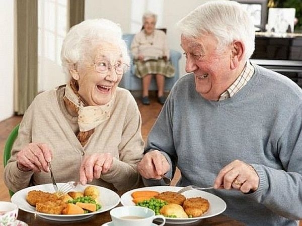 Phương pháp ăn tối đúng cách giúp tăng tuổi thọ