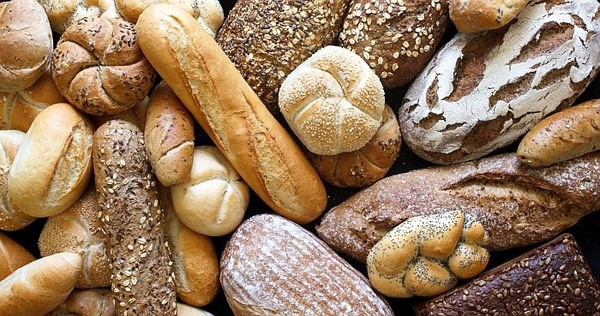Bánh mì trắng và bánh mì nguyên cám, loại nào tốt nhất cho sức khỏe của bạn?