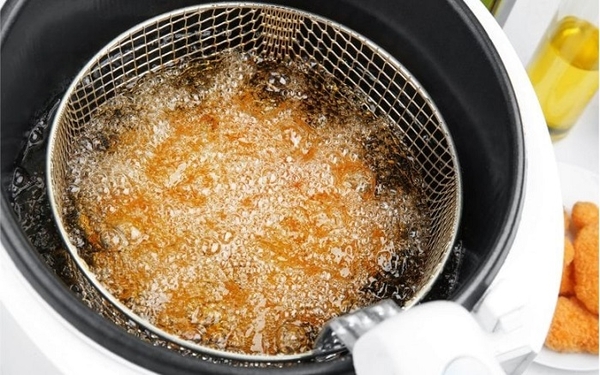 Tái sử dụng dầu ăn có liên quan đến thoái hóa thần kinh
