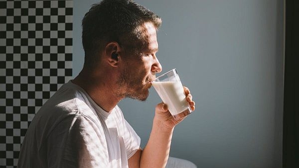 Uống sữa nhiều hơn có nguy cơ bị ung thư tuyến tiền liệt hơn