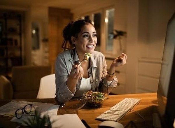 Ăn không theo giờ giấc làm tăng nguy cơ đột quỵ