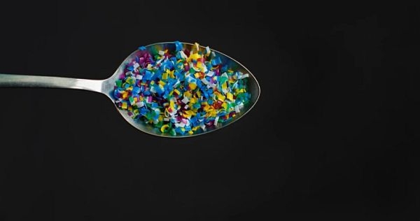 Lần đầu tiên phát hiện thấy vi nhựa trong máu người