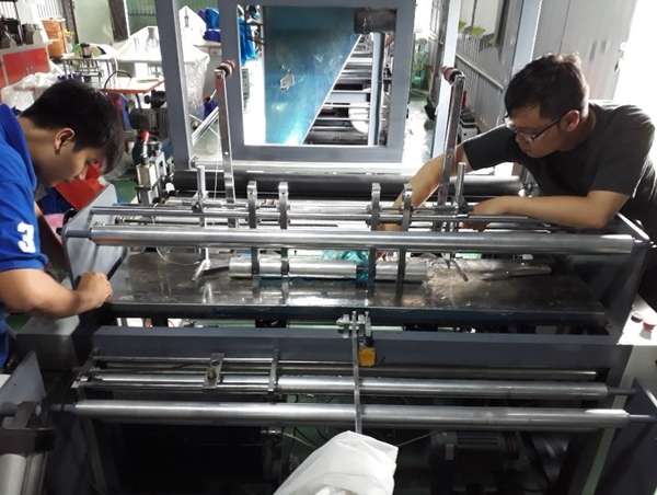 Sản xuất túi vải không dệt tự động bằng công nghệ siêu âm