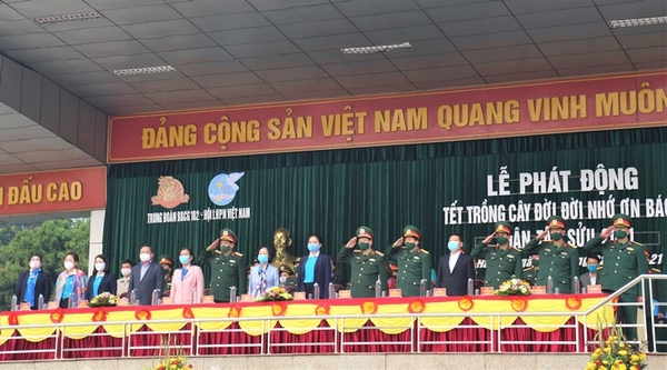 Hội LHPN Việt Nam và Trung đoàn Thủ đô trồng hơn 2.000 cây xanh xây dựng “Vườn cây hạnh phúc”