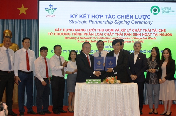 Xây dựng mạng lưới thu gom và xử lý rác tái chế tại TP Hồ Chí Minh