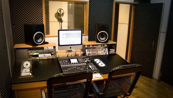 Tự setup phòng thu âm chuyên nghiệp tại nhà. 