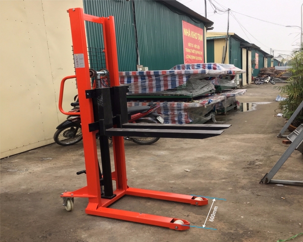 xe nâng tay cao 3 tấn
