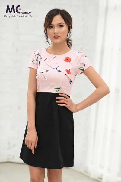 Đầm liền có áo họa tiết hoa