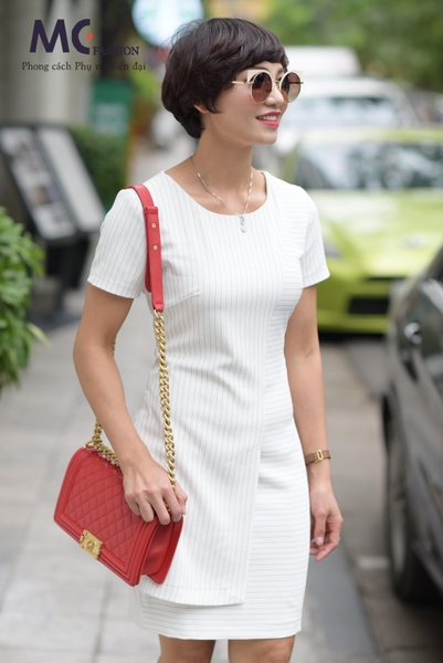 Đầm liền trắng ngắn tay