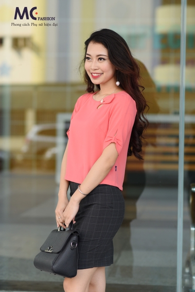 Chân váy díp màu ghi kẻ vuông