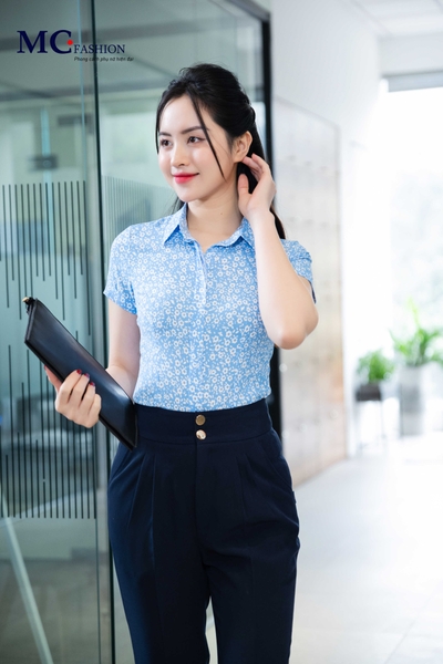 Áo sơ mi họa tiết hoa nhí A740