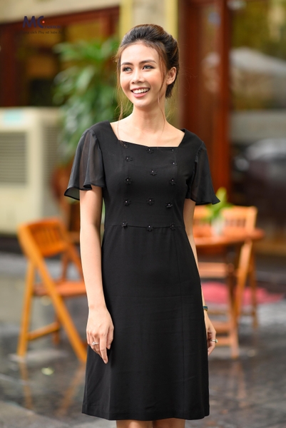 Đầm liền đen công sở cách điệu
