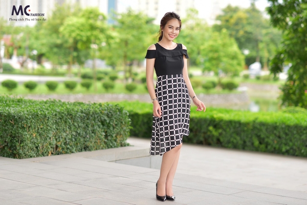 Đầm công sở khoét vai cách điệu