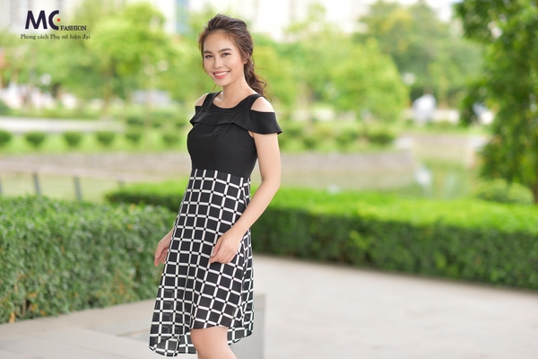 Đầm công sở khoét vai cách điệu