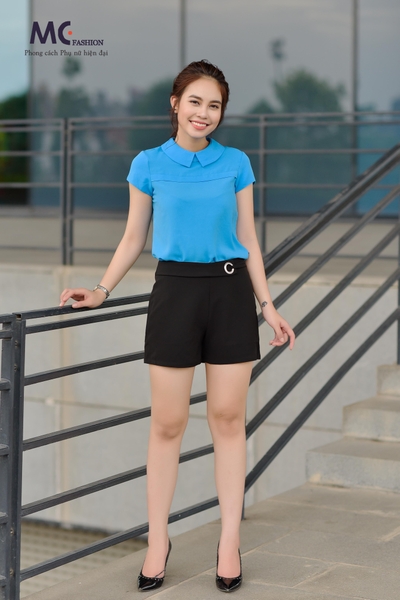 Áo croptop cổ đức màu xanh
