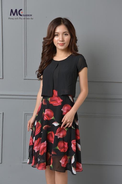 Đầm liền chân váy voan họa tiết hoa