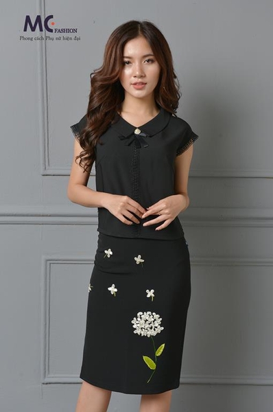 Áo croptop trang trí nơ cách điệu