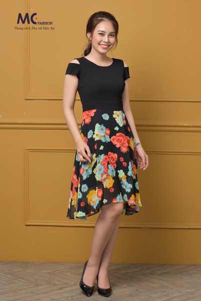 Đầm liền chân váy hoa mềm mại
