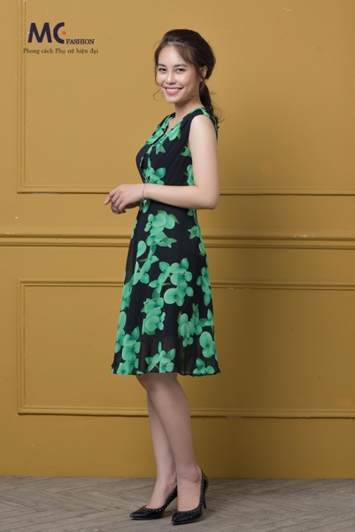 Đầm liền họa tiết hoa