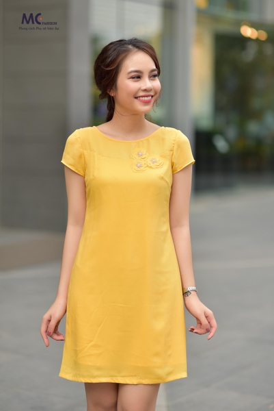 Đầm suông cách điệu