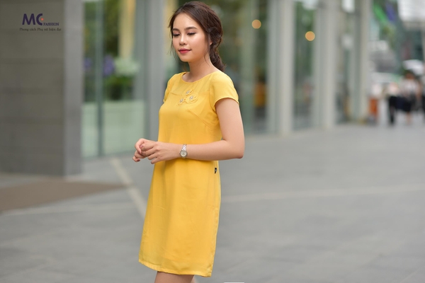 Đầm suông cách điệu