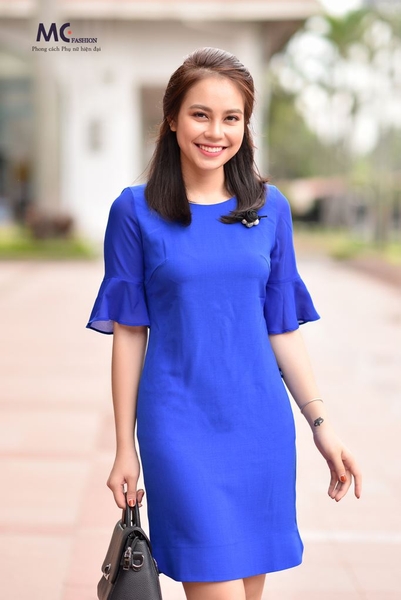 Đầm liền xanh coban trẻ trung