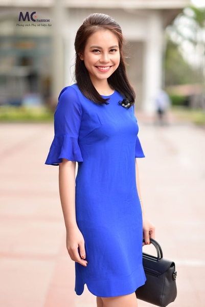 Đầm liền xanh coban trẻ trung