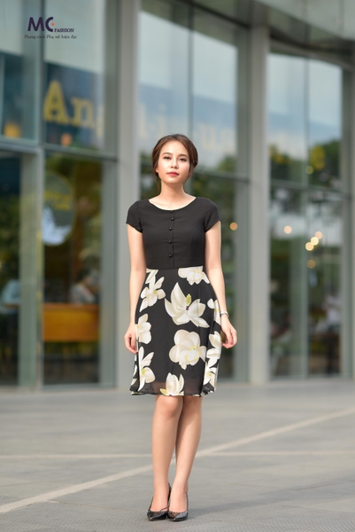 Đầm liền chân váy hoa