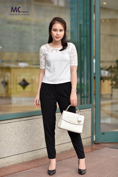 Áo croptop trắng cách điệu