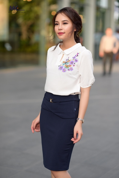 Áo croptop cách điệu