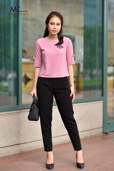 Áo croptop thêu cách điệu