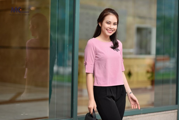 Áo croptop thêu cách điệu