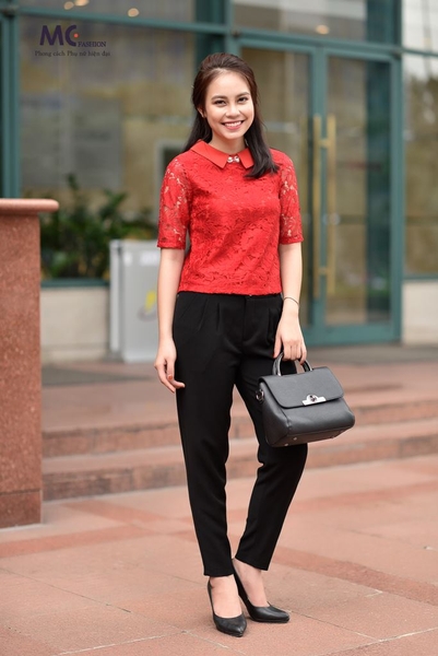 Áo croptop phối ren cách điệu