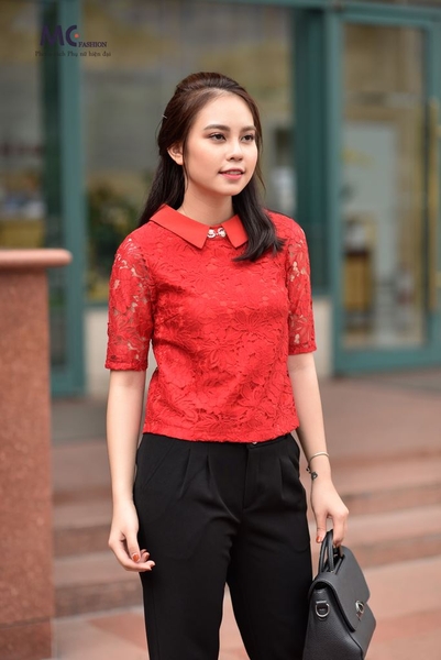 Áo croptop phối ren cách điệu