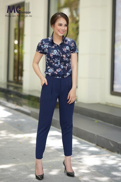 Áo sơ mi hoa cách điệu