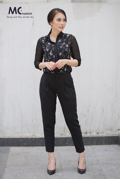 Áo sơ mi đen họa tiết hoa cách điệu