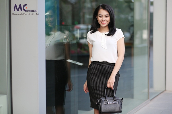 Chân váy díp sọc đen cơ bản