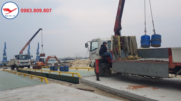 Lắp đặt trạm cân ô tô 120 tấn mới tại Cảng Dung Quất - Quảng Ngãi