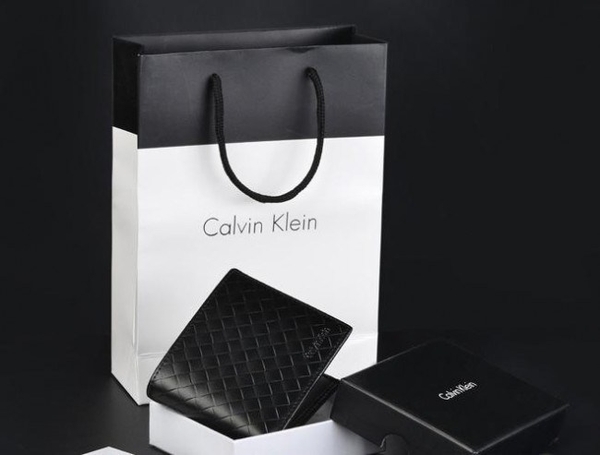 Cách chọn mua ví nam Calvin Klein chính hãng cực chuẩn