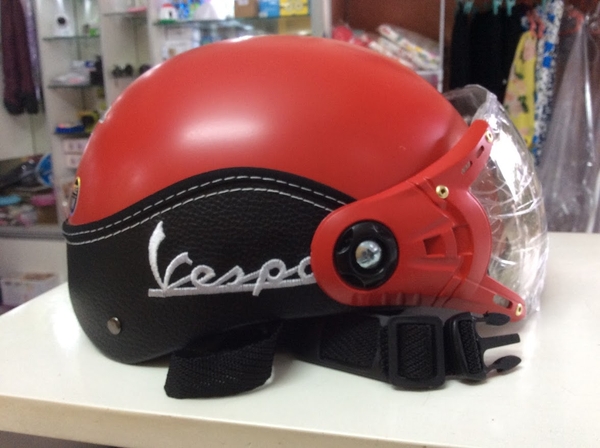 Nón Bảo Hiểm Có Kính Vespa