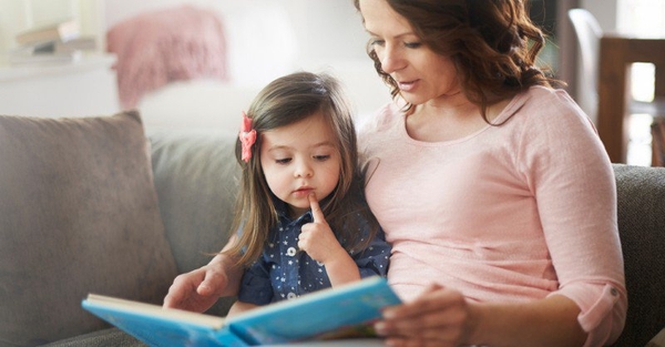 Cách dạy Bé biết đọc sớm: Bước 5 Đọc sách
