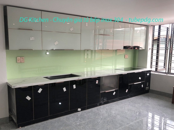 Làm Tủ Bếp Inox Cánh Kính Ở Đâu Uy Tín? Kinh Nghiệm Chọn Xưởng Giá Gốc, Chất Lượng Cao