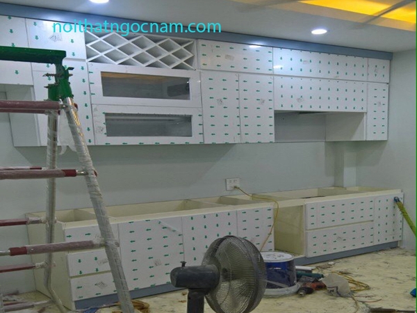 Thi công lắp đặt tủ bếp Acrylic giá rẻ tại Ngọc Thụy - Long Biên